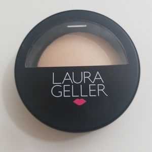 Laura Geller baked highlighter french vanilla